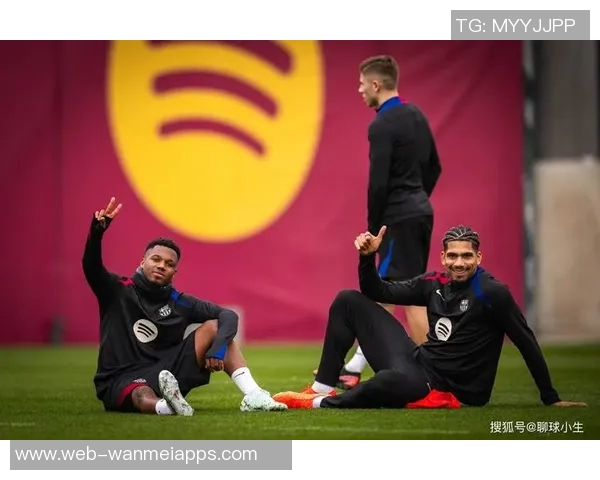 巴萨关注本菲卡19岁后卫奥利维拉德科与经纪人深入洽谈