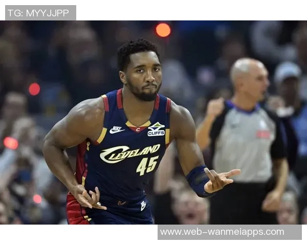 米切尔赞鲍尔赛场思维与詹姆斯相似强调球队所需的关键特质 米切尔赞鲍尔赛场思维与詹姆斯相似强调球队所需的关键特质