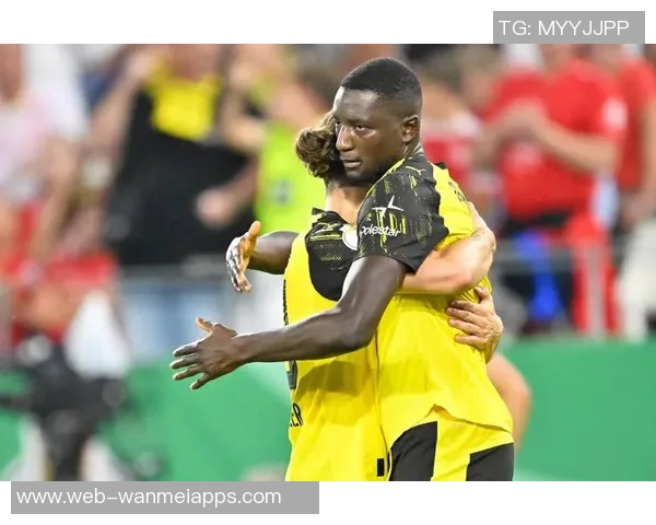 多特前锋吉拉西不满被换下拒绝与教练握手引发热议